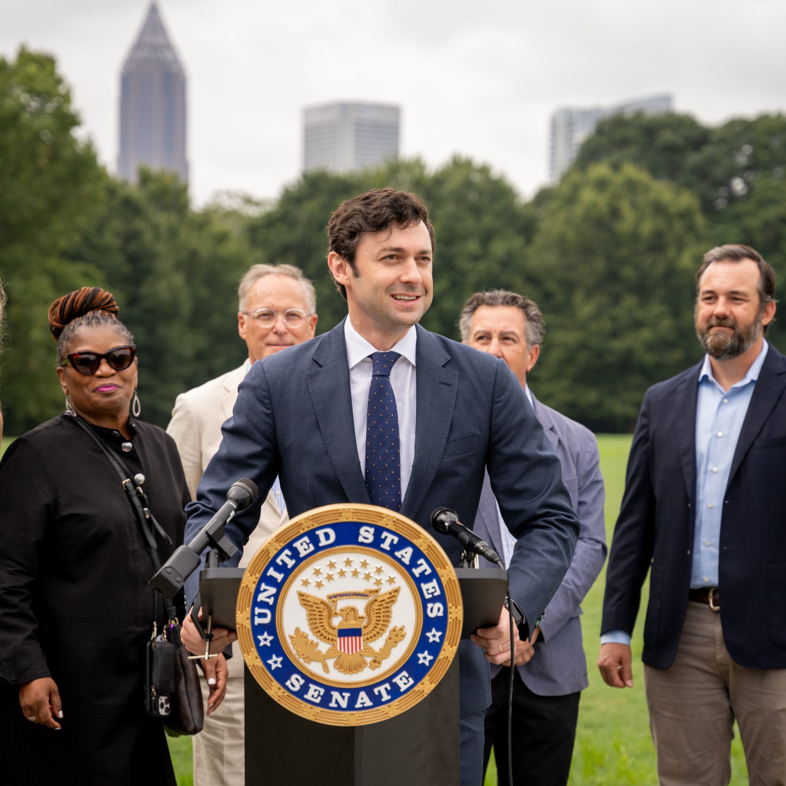 Featured image for “Sen. Ossoff Helping Georgia Producers Export More Products”