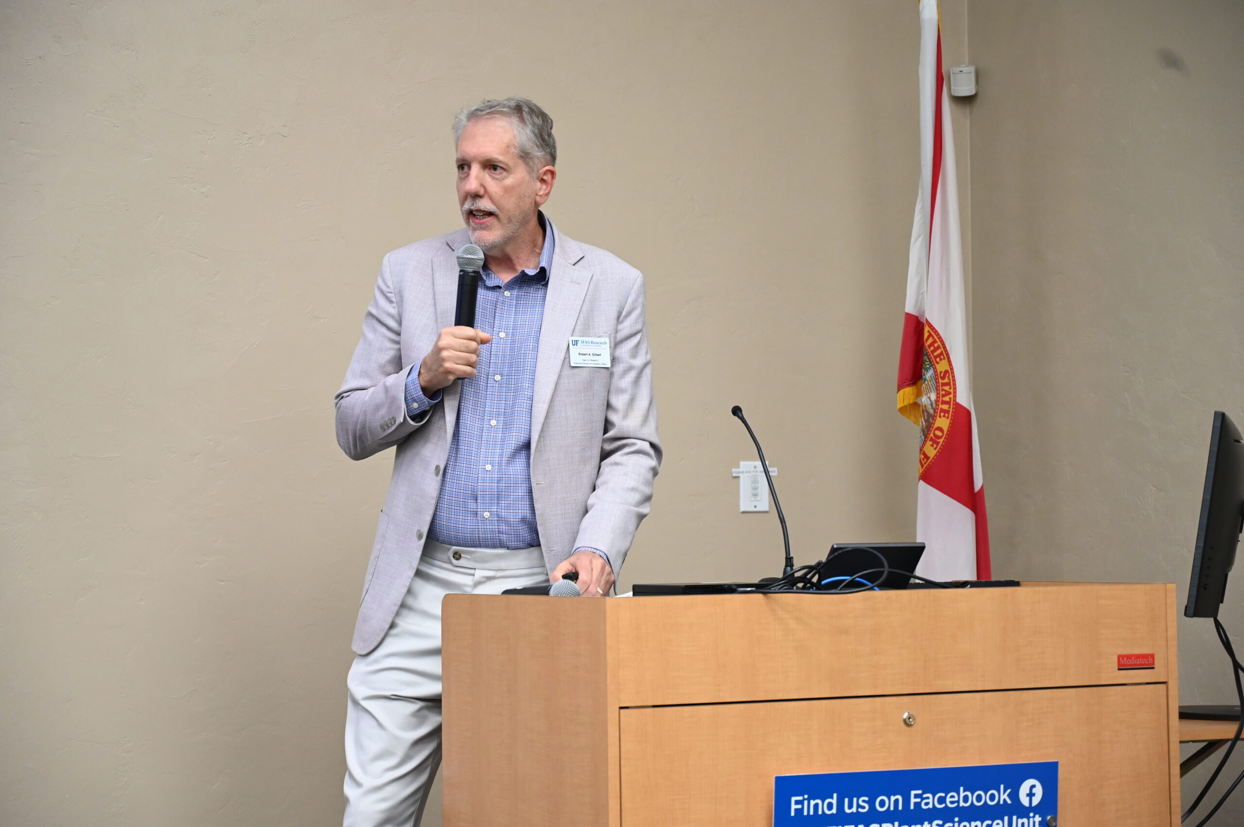 Featured image for “Specialty Crop Grower Magazine: Grower Collaboration Critical for Beneficial Research”